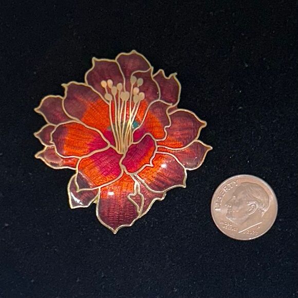 Vtg Cloisonné Enamel Brooch Pin Women's  OS Vibrant Red & Orange Hibiscus Flower - Picture 1 of 6